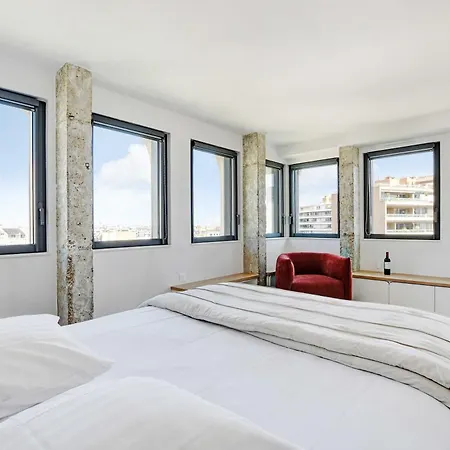 Premium - Cambronne- Sport Lavatory Apartment