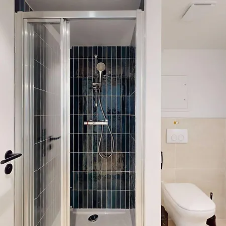 Apartment Premium - Cambronne- Sport Lavatory