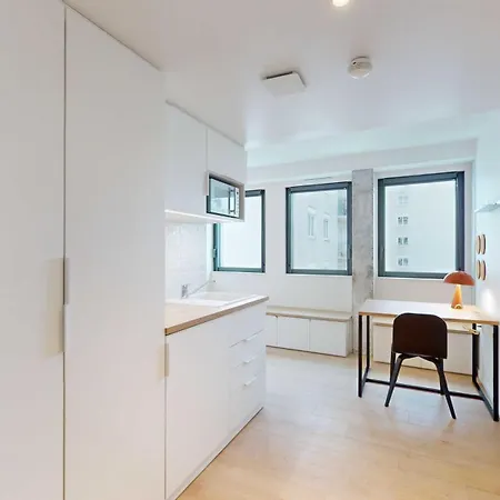 Premium - Cambronne- Sport Lavatory Apartment