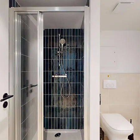 Premium - Cambronne- Sport Lavatory * Paris
