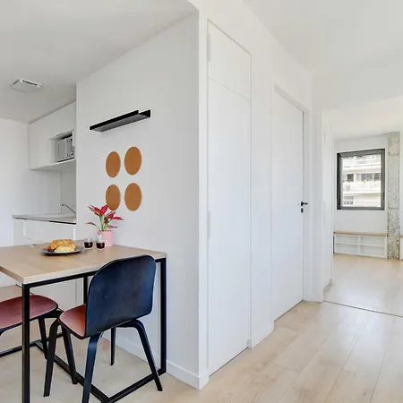 Premium - Cambronne- Sport Lavatory Apartment *