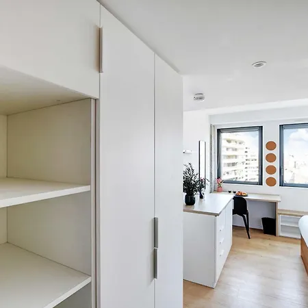 Premium - Cambronne- Sport Lavatory Apartment *